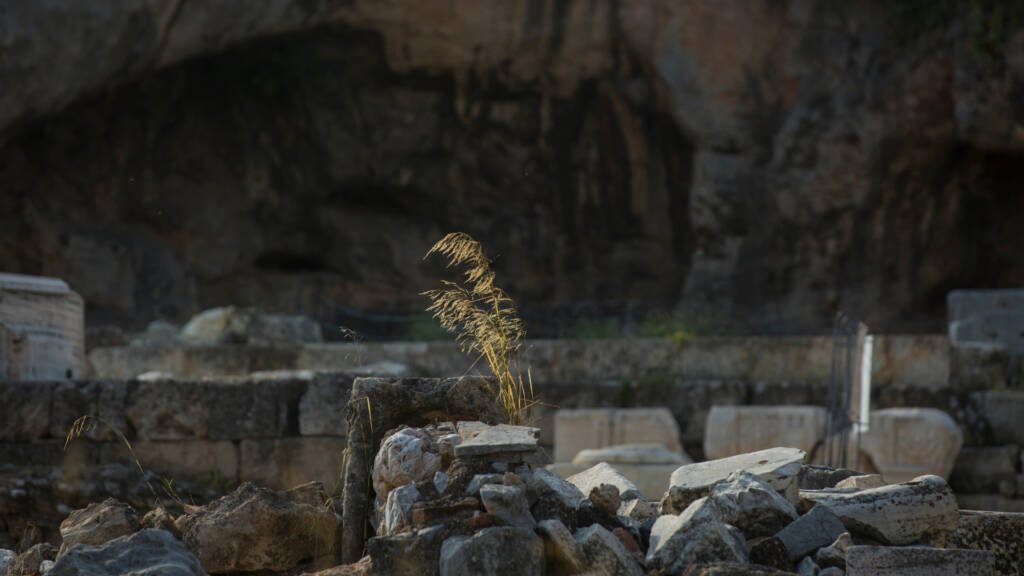 ELEUSIS21 KARABETI 62 1