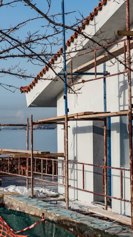 Ανακατασκευή του αναψυκτηρίου στην παραλία Ελευσίνας με χορηγία από την «Καρπάθιος ΑΕ»